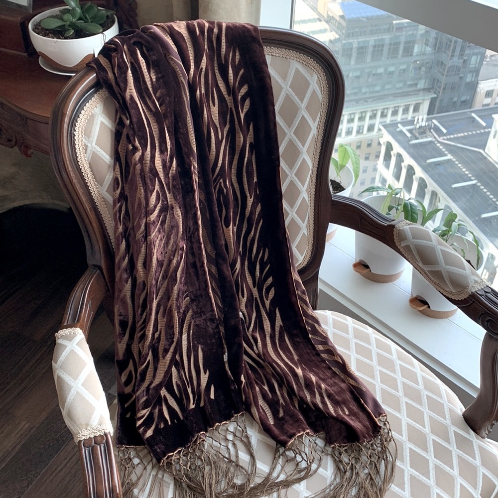 Velvet scarf